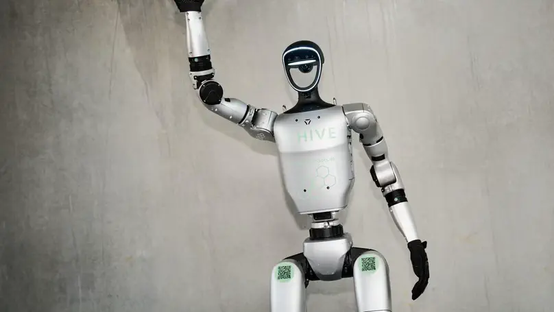 How do we communicate with robots?